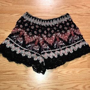 Angie beachy/summer shorts sz M
